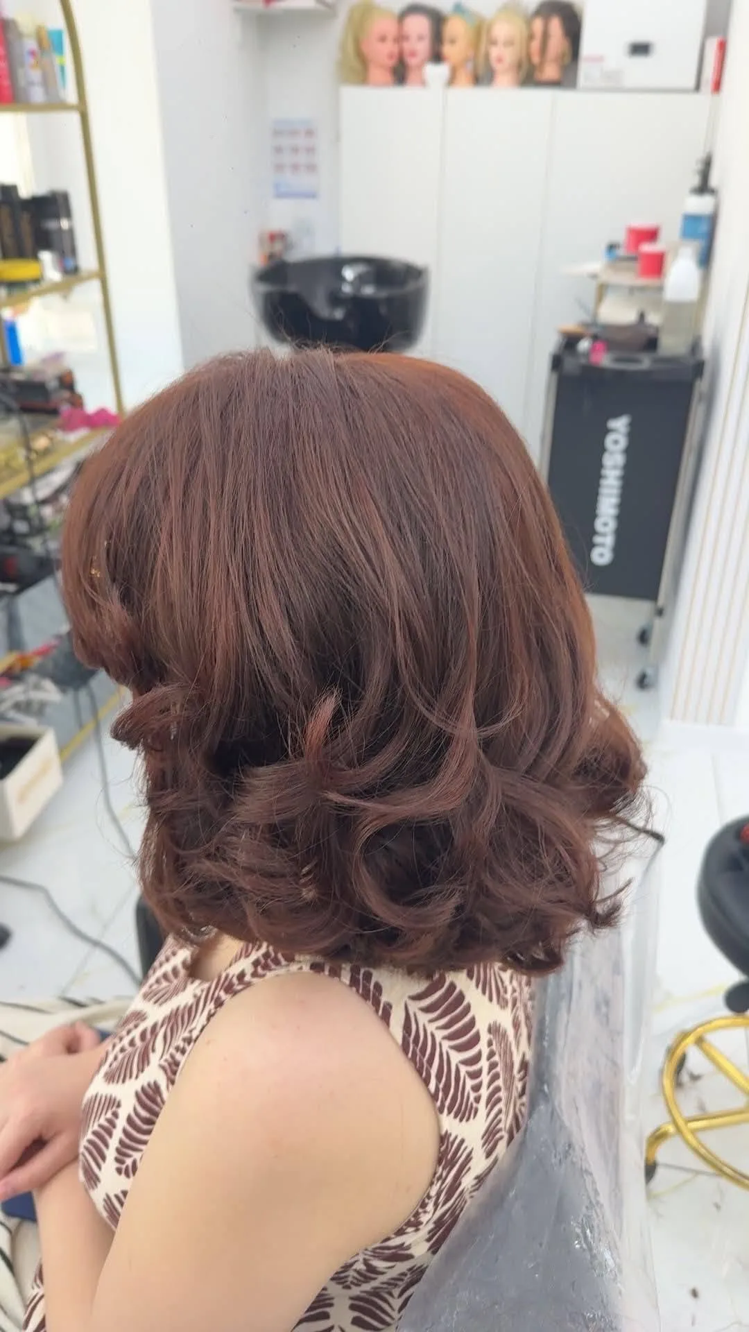 Lucrare de coafură și culoare realizată de echipa Royal Vibe